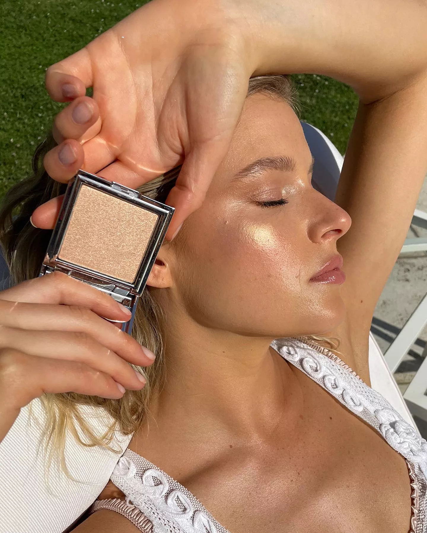 ✨Radiant Glow Highlighter Powder